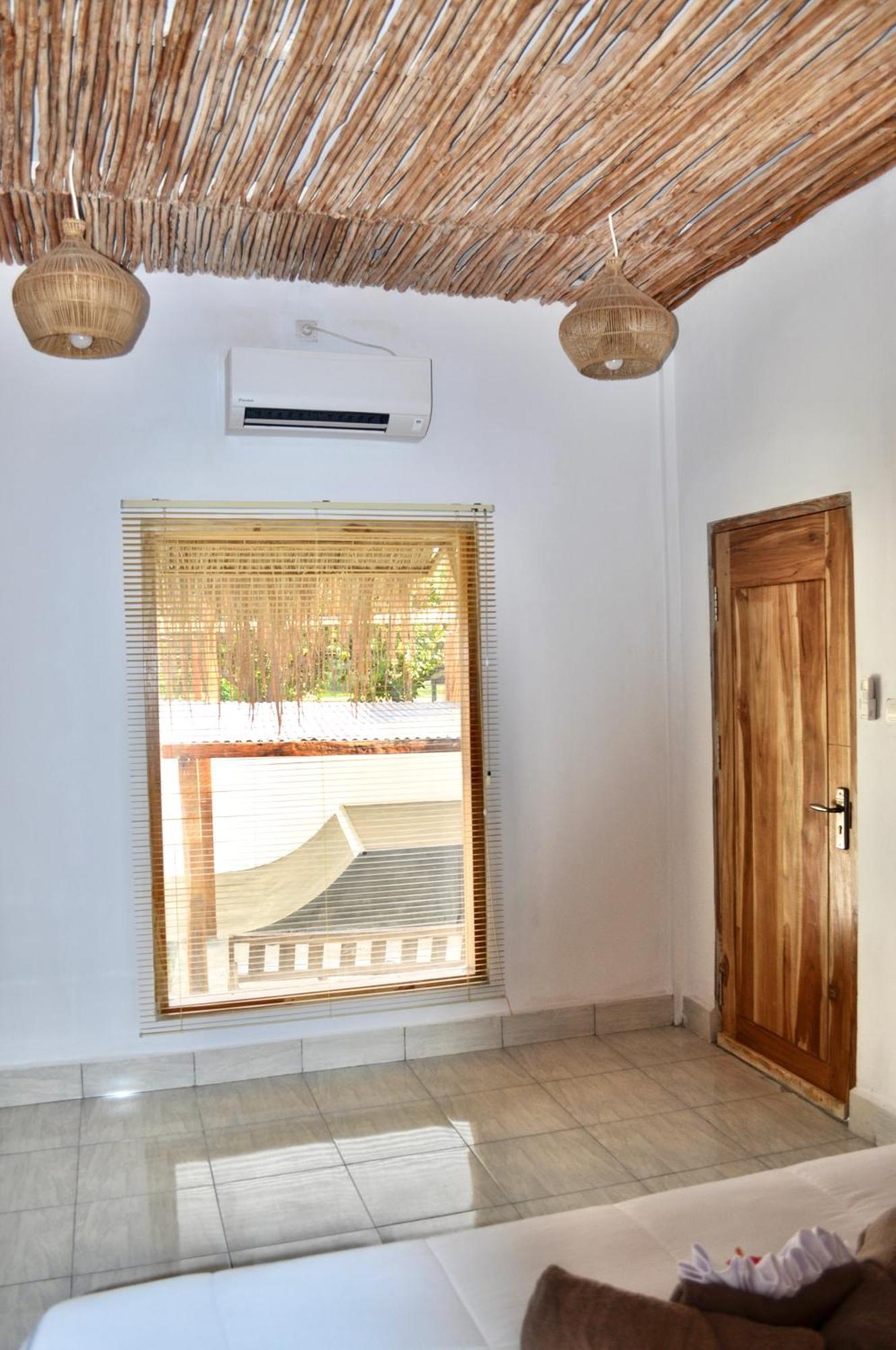 Ripbowl Guest House Селонґ-Беланак Екстер'єр фото
